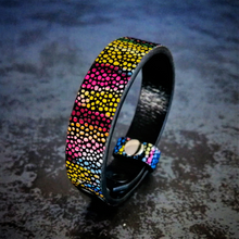 Load image into Gallery viewer, The ''Moby'' designer cat collar